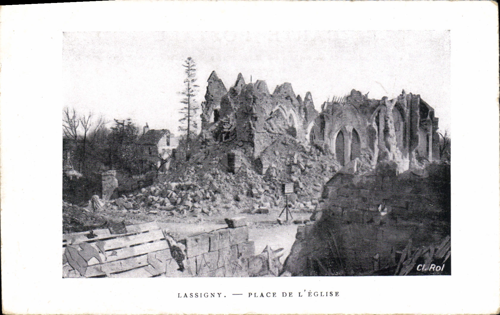 CPA Militaria Lassigny Place de l'eglise