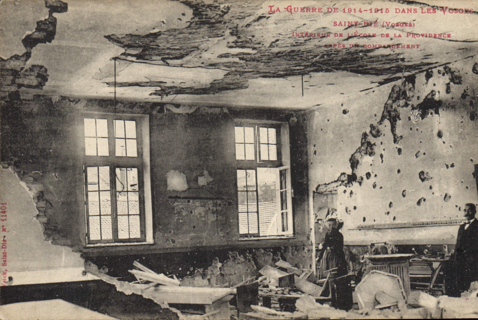Innenraum der Schule der Providence in Saint-Dié (Vosges) — nach einem Bombenangriff — Arch. Saint-Dié, n° 11401