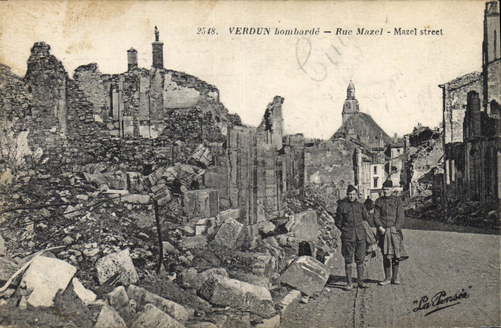 Verdun bombardé — Rue Mazel — éditeur La Pensée, n° 2548