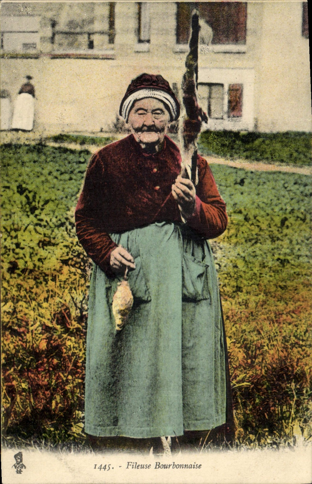 CPA Folklore Fileuse bourdonnaise
