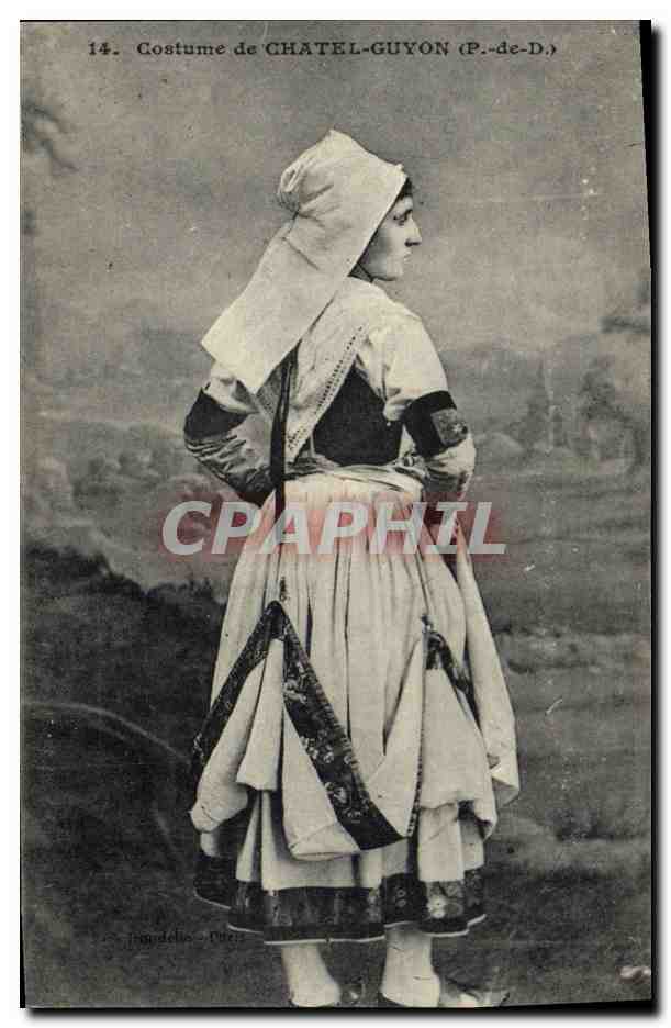 CPA Folklore Costume de Chatel Guyon