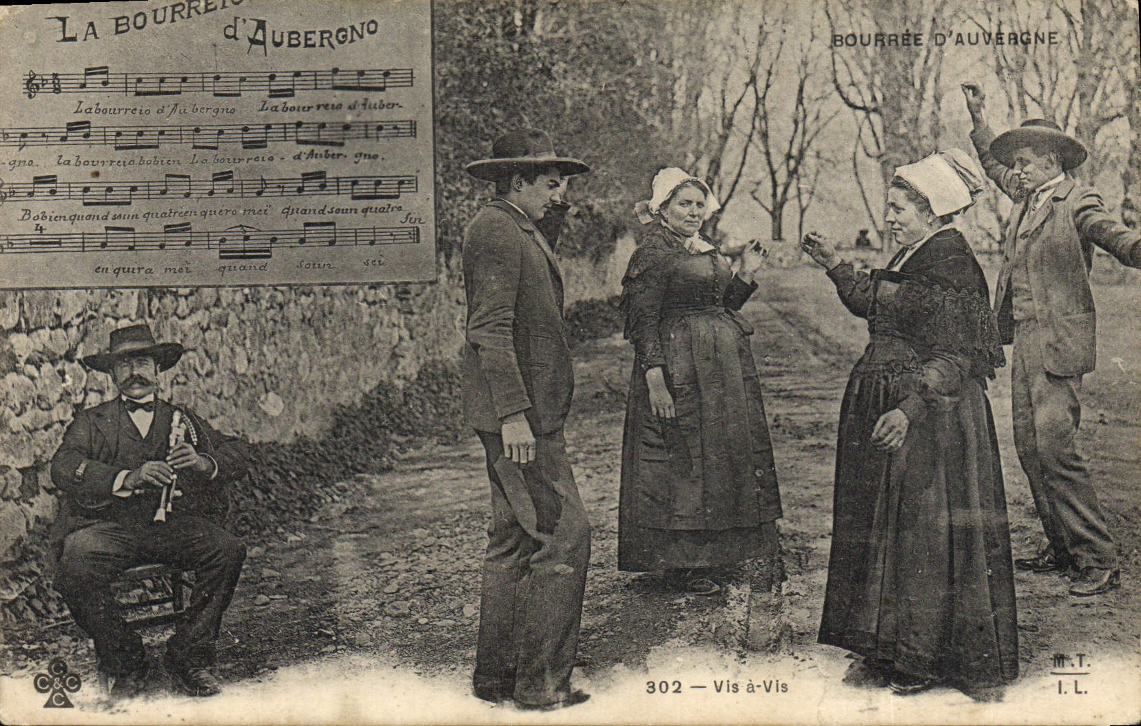 CPA Folklore Auvergne La bourree Vis a vis
