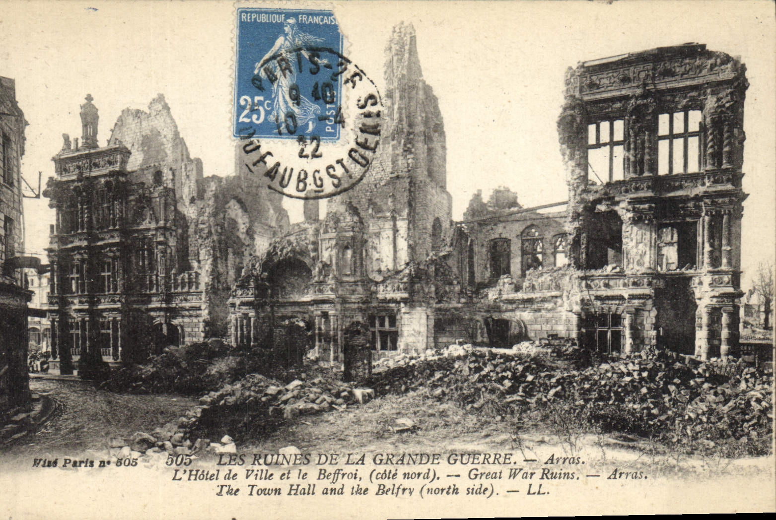 CPA Militaria Arras l'hotel de ville et le beffroi 