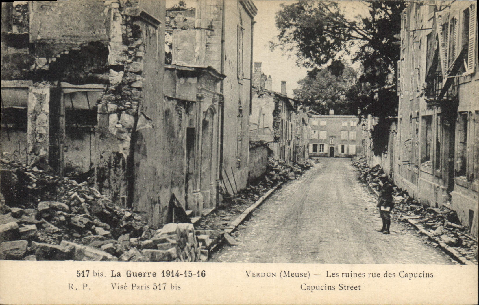 Verdun (Meuse) — Vista delle rovine di rue des Capucins — R. P. Visé Paris 517 bis