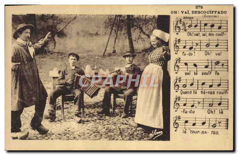 CPA Folklore Auvergne La bourree Accordeon