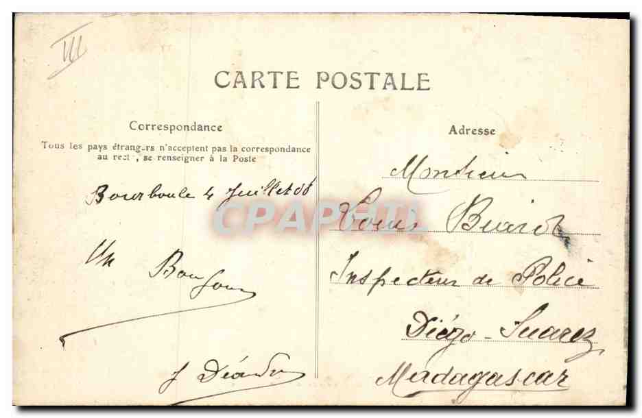 CPA Folklore Auvergne En route pour la ville Cheval — Verso