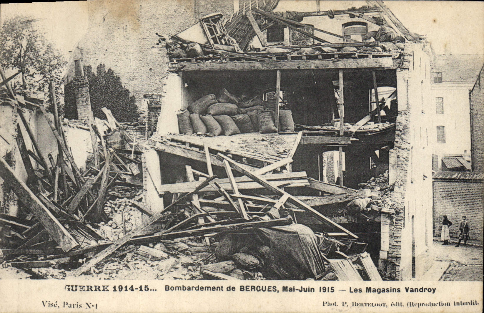 BombardeMent de BERGUES, Mai-Juin 1915 — Les Magasins Vandroy — Phot. P. BERTELOOT, édit.