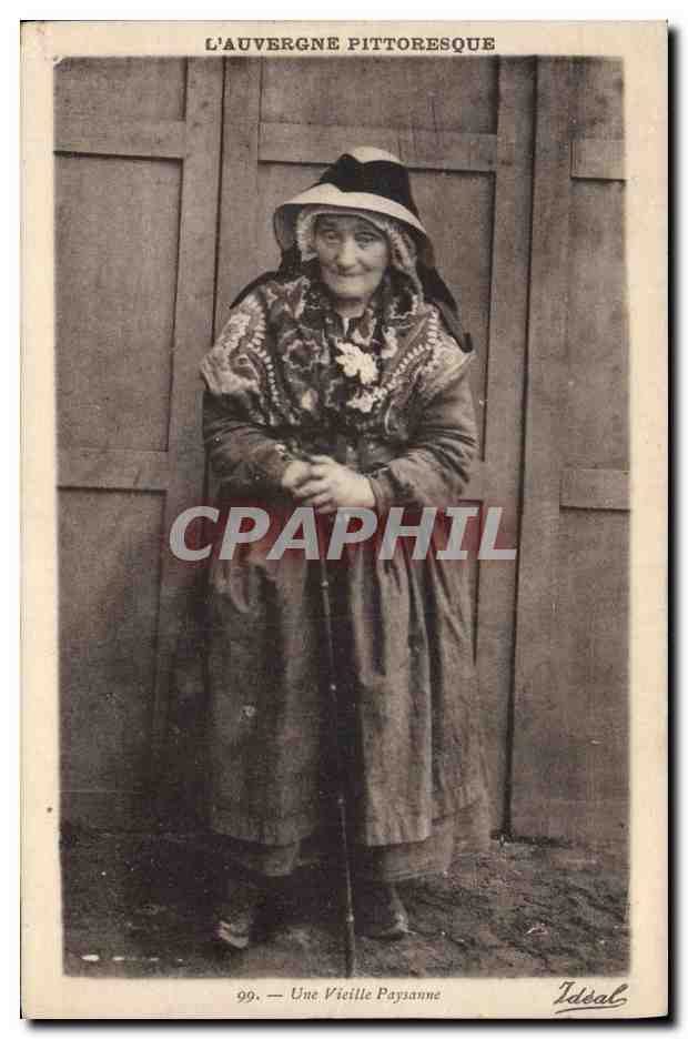 CPA Folklore Auvergne Une vieille paysanne 