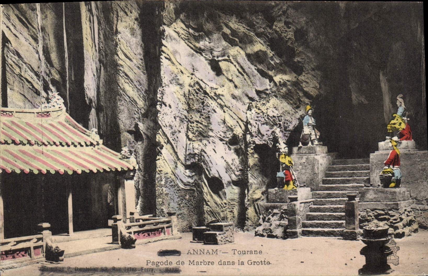 CPA Grotte Grottes Annam Tourane Pagode de marbre dans la grotte Indochine