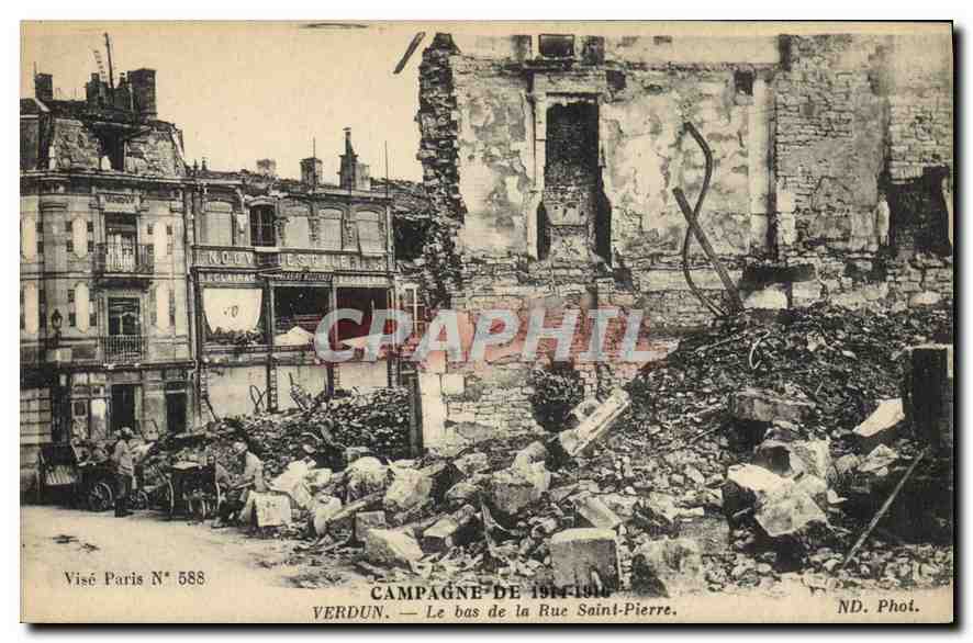 CPA Militaria Verdun Le bas de la Rue Saint Pierre 