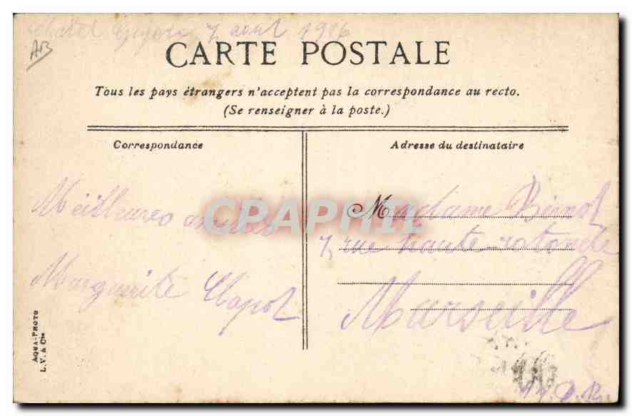 CPA Folklore Paysannes d'Auvergne au retour des champs — Verso