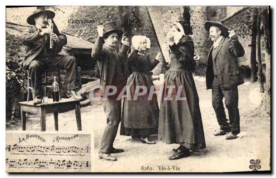 CPA Folklore Auvergne La bourree Vis a vis