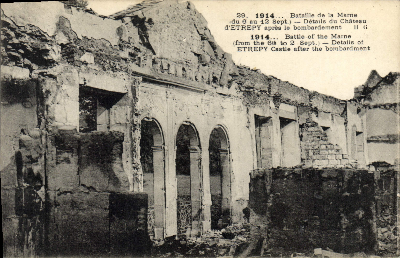 CPA Militaria 1914 Bataille de la Marne Details du chateau d'Etrepy apres le bombardement
