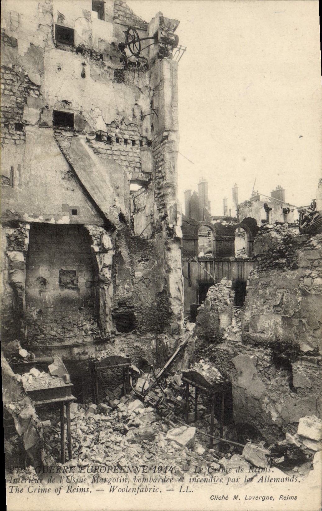 Usine Margolin à Reims — Ruines après bombardement et incendie — Cliché M. Lavergne, Reims
