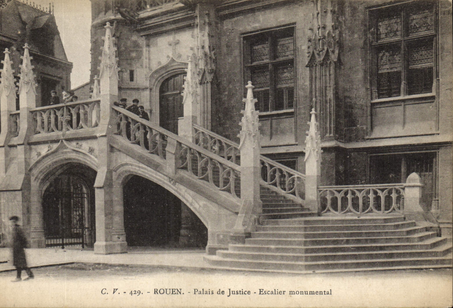 CPA Rouen Palais de Justice Escalier monumental