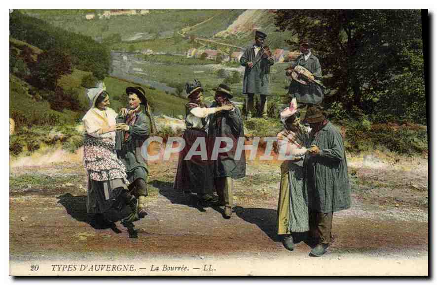CPA Folklore Types d'Auvergne La Bourree 