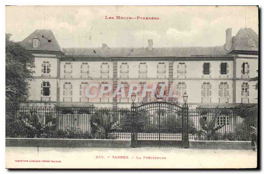 CPA Tarbes La Prefecture 