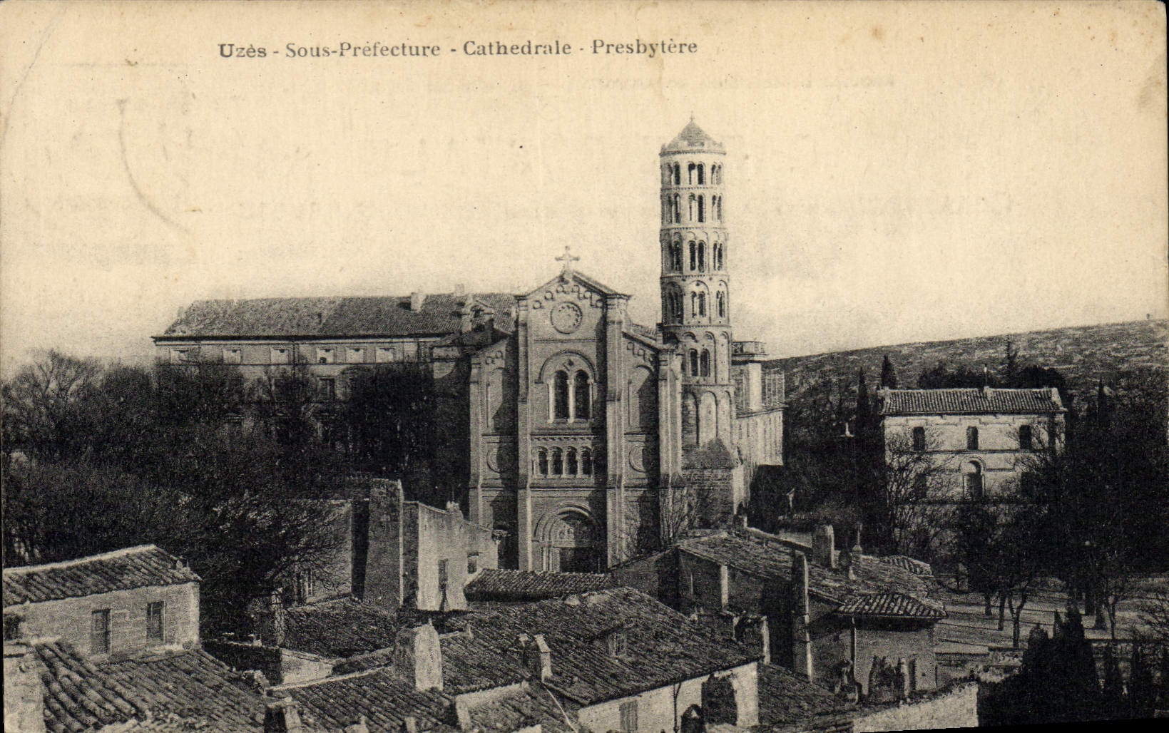CPA Uzes Sous Prefecture Cathedrale Presbytere 
