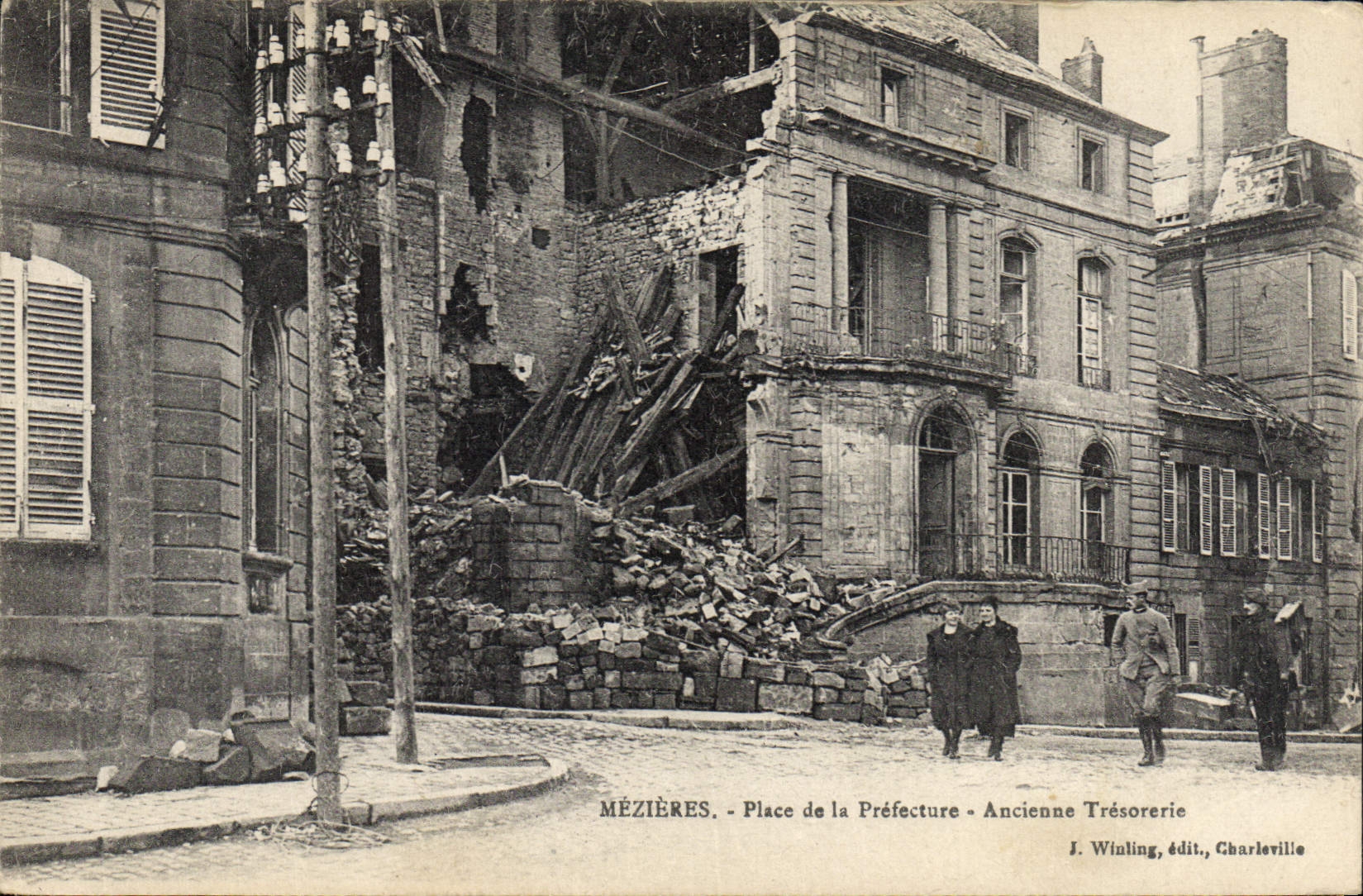 Mézières - Place de la Préfecture - Ancienne Trésorerie — J. Winling, édit., Charleville