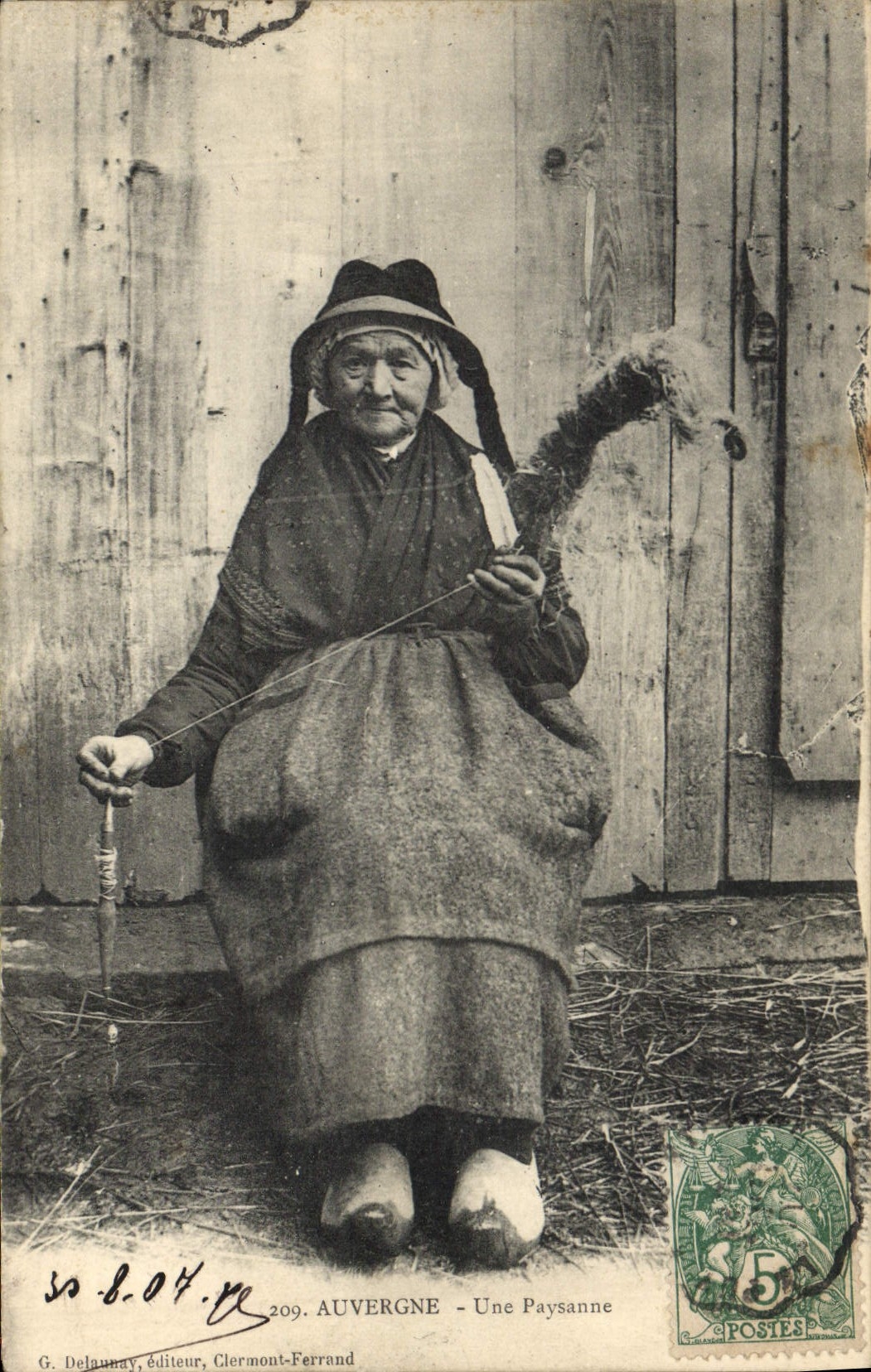 Auvergne - Une Paysanne — G. Delaunay, éditeur, Clermont-Ferrand, n°209
