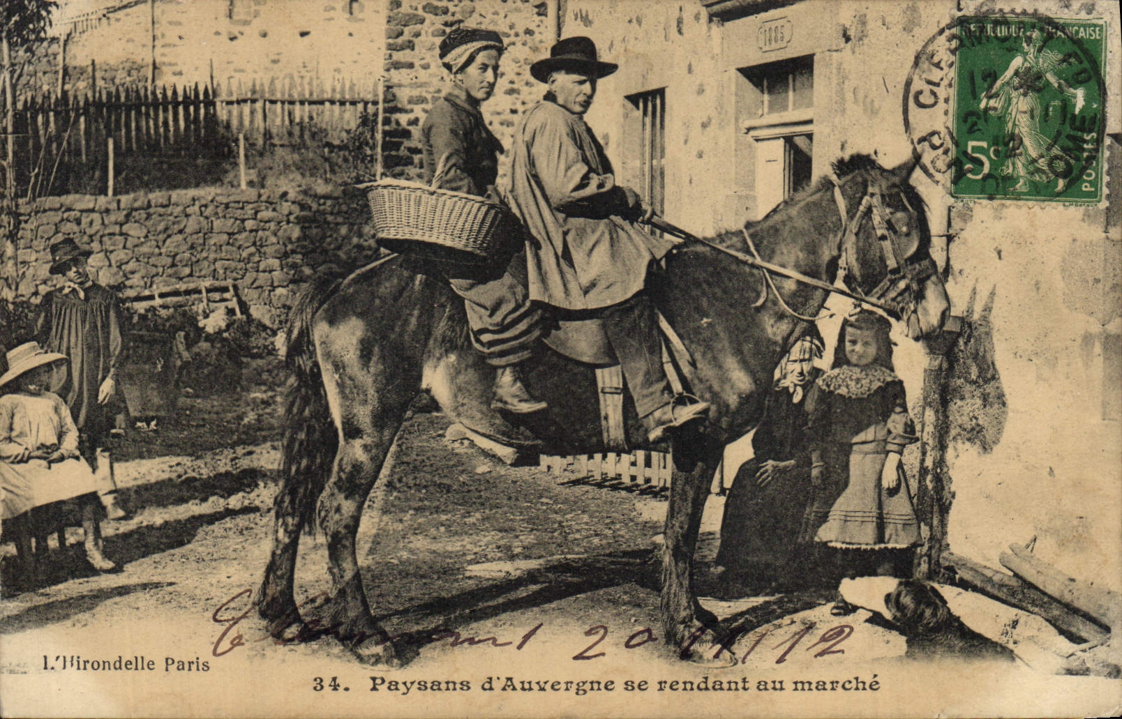 Paysans d'Auvergne se rendant au marché — L'Hirondelle Paris, n°34