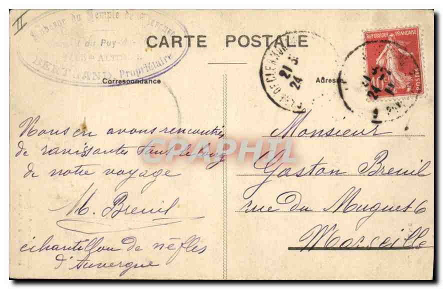 CPA Folklore L'Auvergne Jeune Auvergnate se rendant a la Fontaine  — Verso