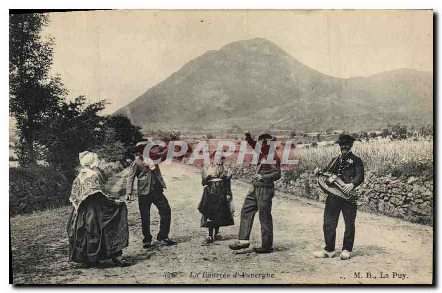 CPA Folklore La Bourree d'Auvergne le Puy 