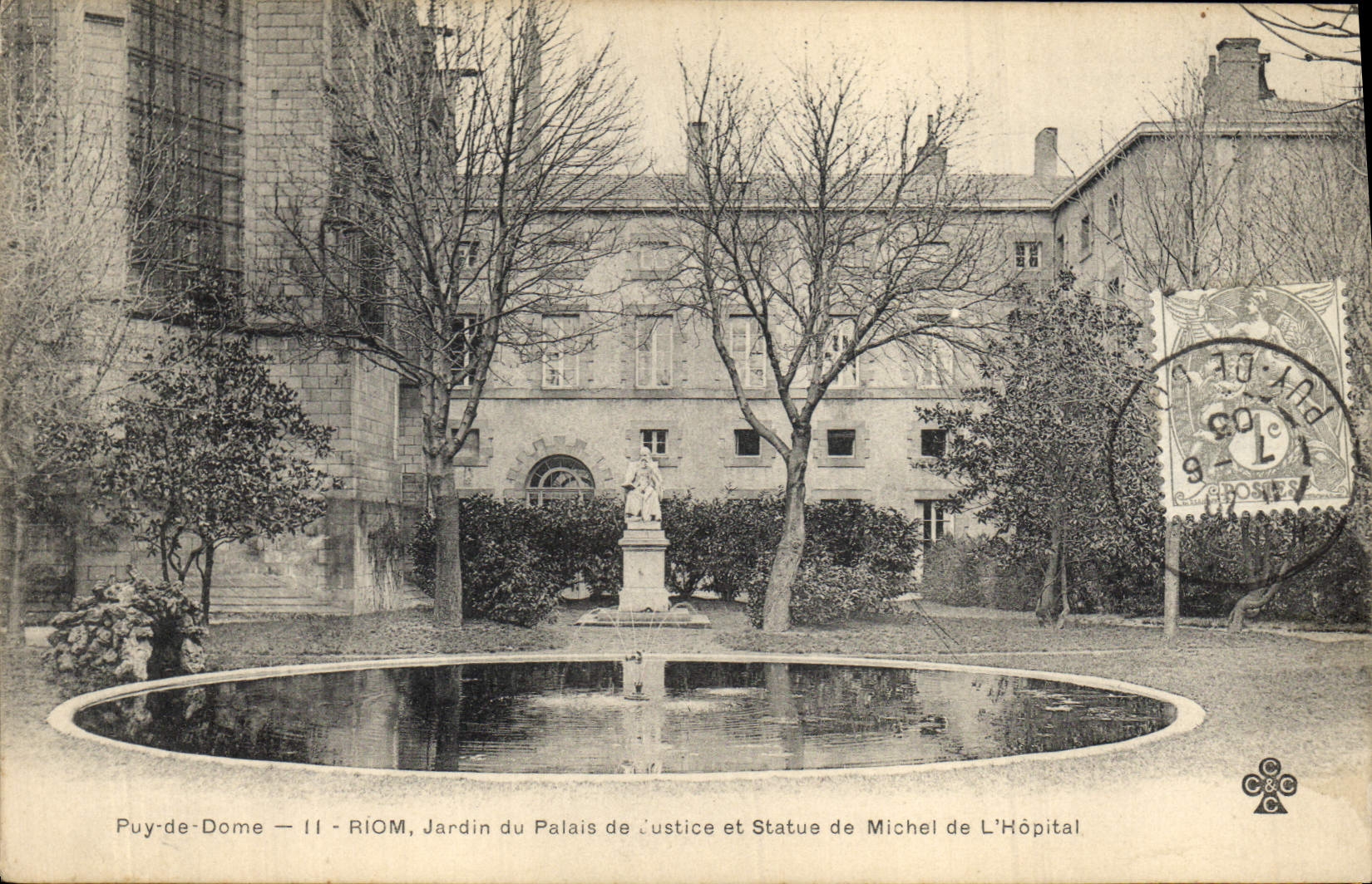 CPA Puy de Dome Riom jardin du Palais de justice et statue de Michel de L'hopital 