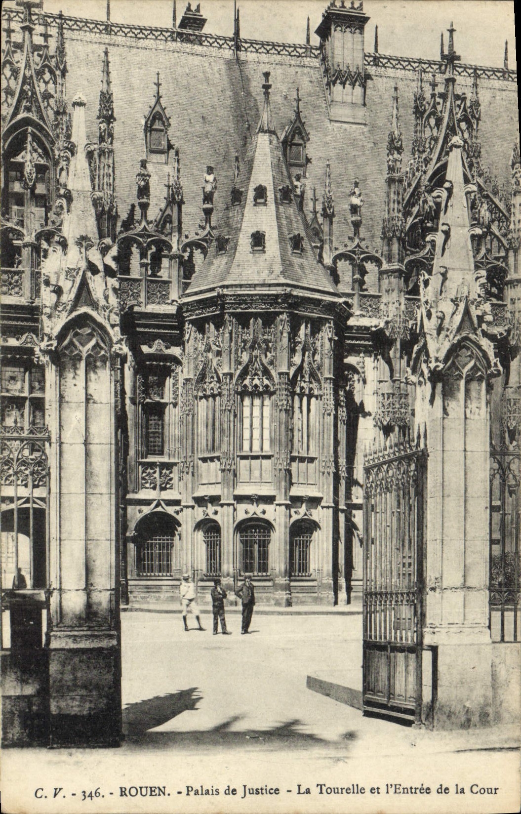 CPA Rouen le Palais de Justice la Tourelle et l'entree de la cour 