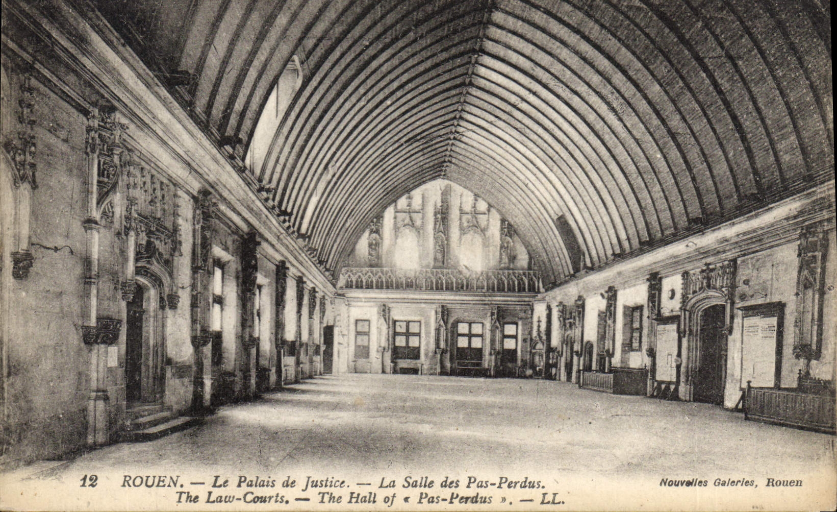 CPA Rouen le Palais de Justice la salle des pas perdus 