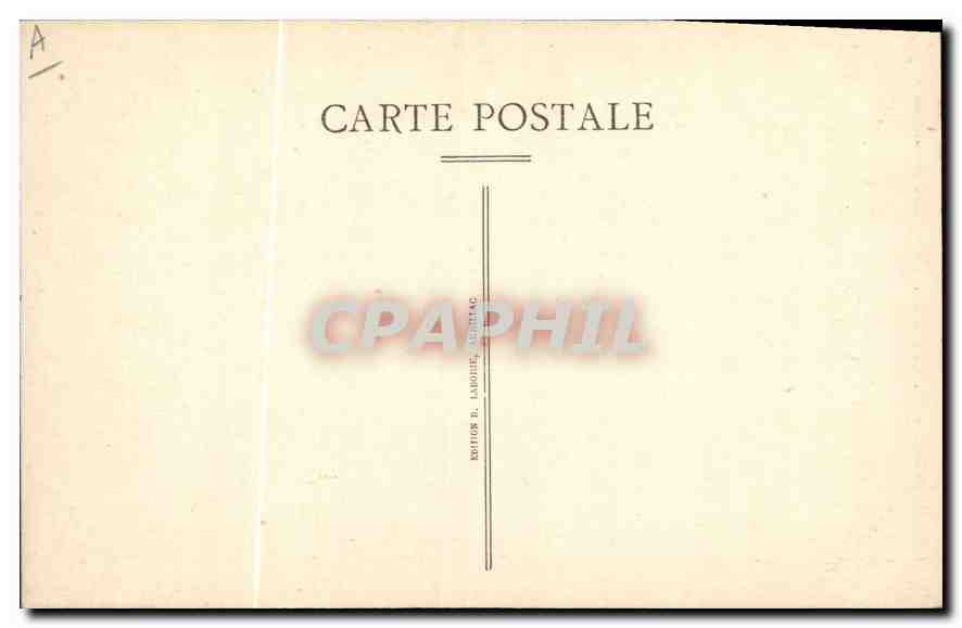 CPA Folklore En Auvergne au pied de la vielle Croix gallo Romaine  — Verso