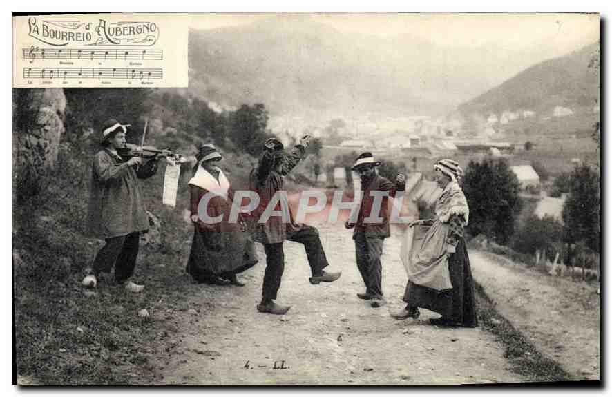 CPA Folklore la Bourreio d'Aubergno 
