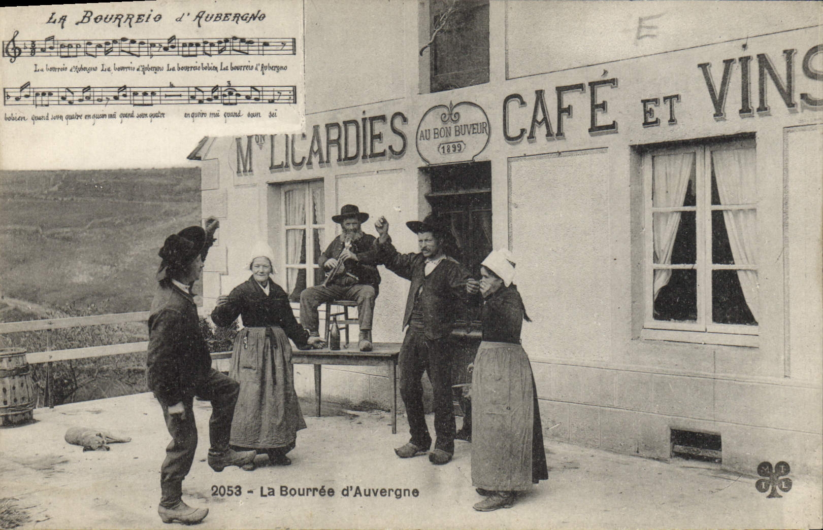 CPA Folklore La Bourree d'Auvergne 