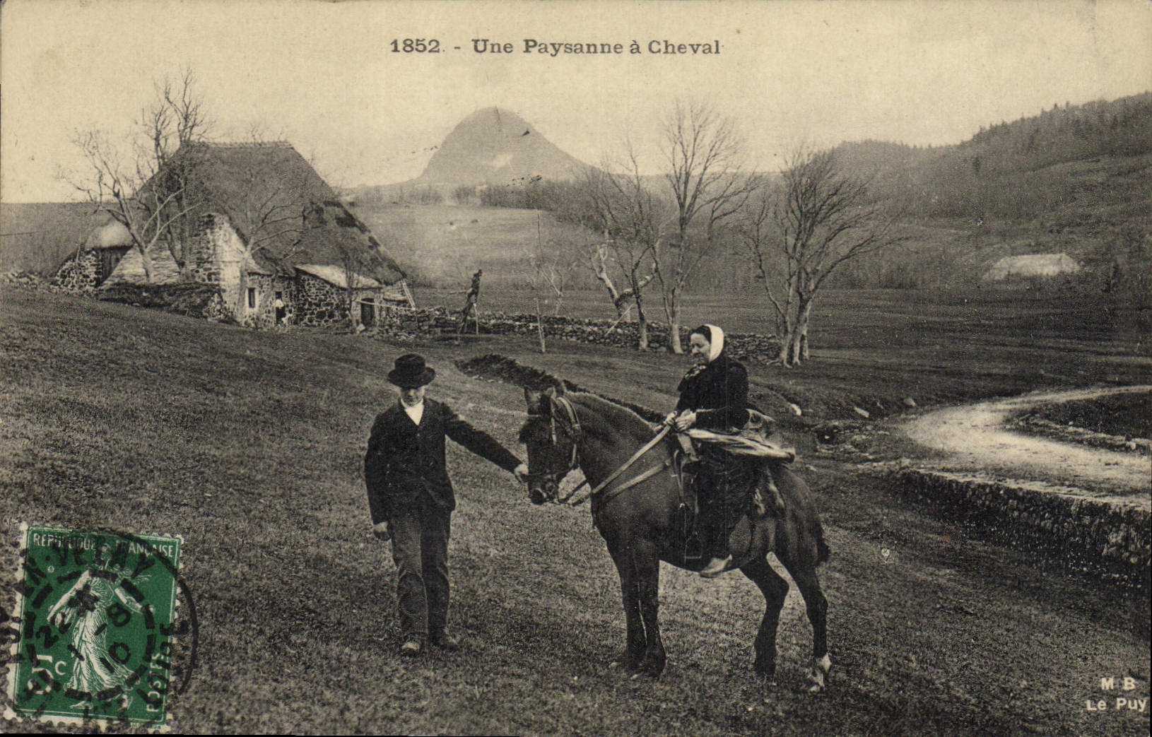Le Puy — Une Paysanne à Cheval — M.B. (éditeur)