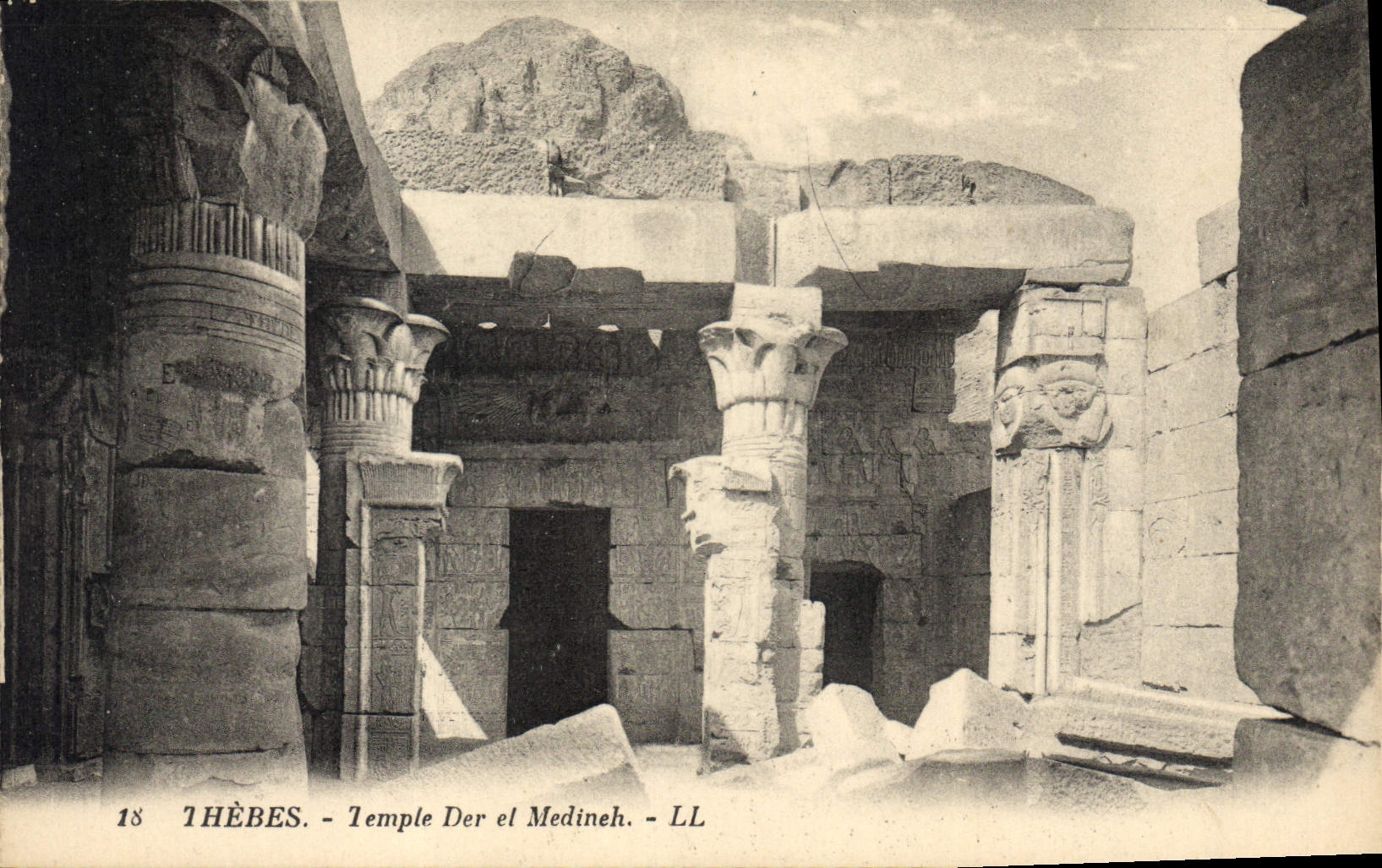 Thèbes - Temple Der el Medineh - LL
