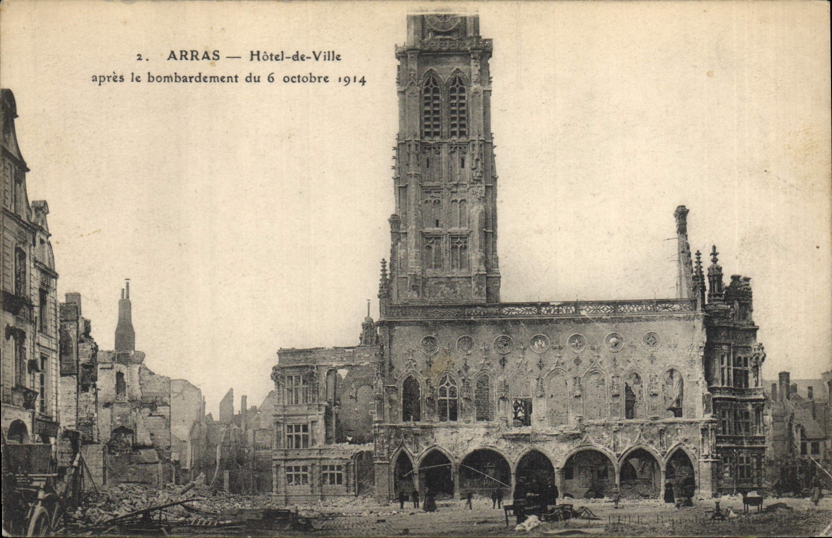 CPA Militaria Arras hotel de ville apres le bombardement du 6 octobre 1914 