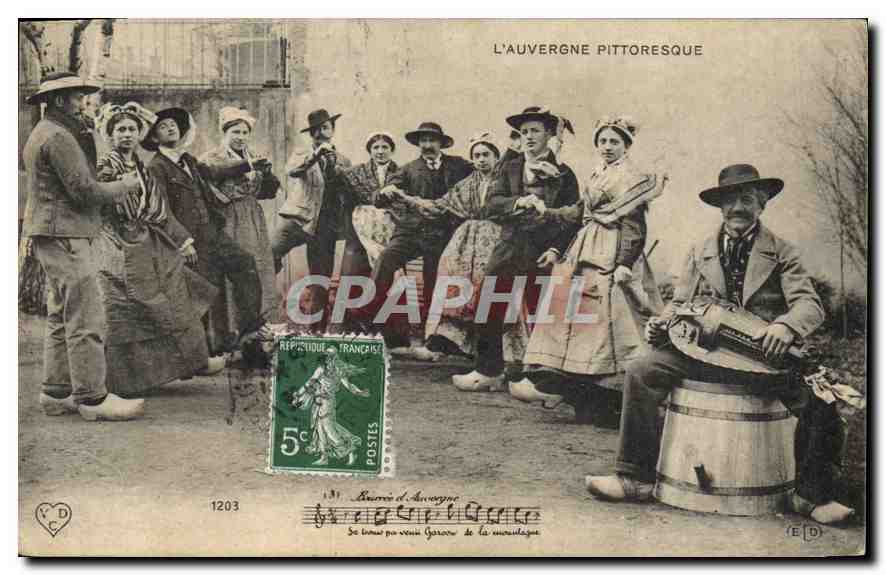 CPA Folklore L'Auvergne pittoresque 