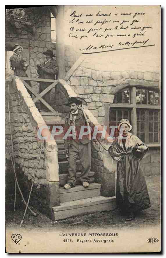 CPA Folklore L'Auvergne pittoresque Paysans Auvergnats 