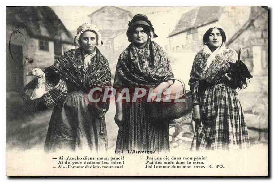 CPA Folklore L'Auvergne 