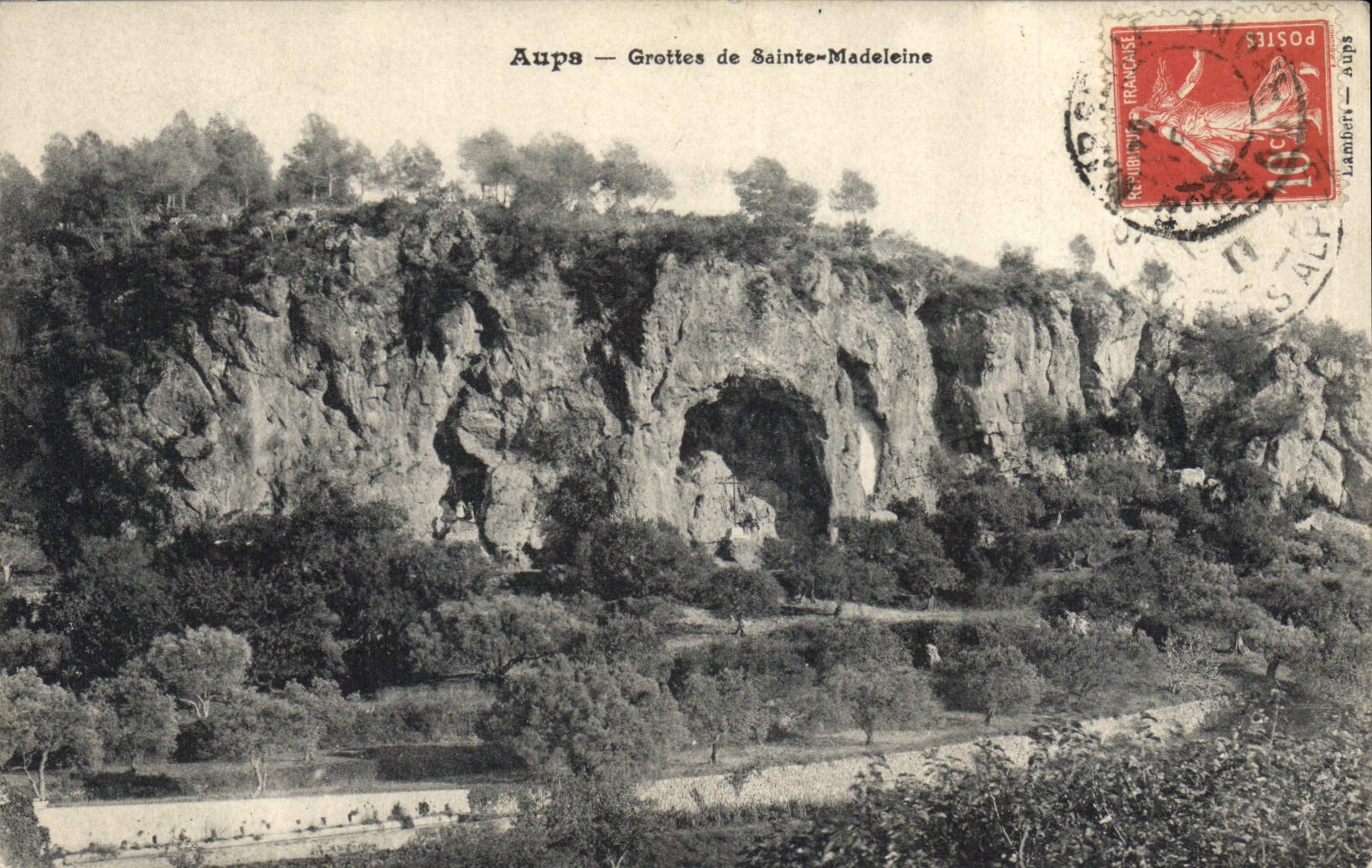 CPA Aups Grottes de Sainte Madeleine 