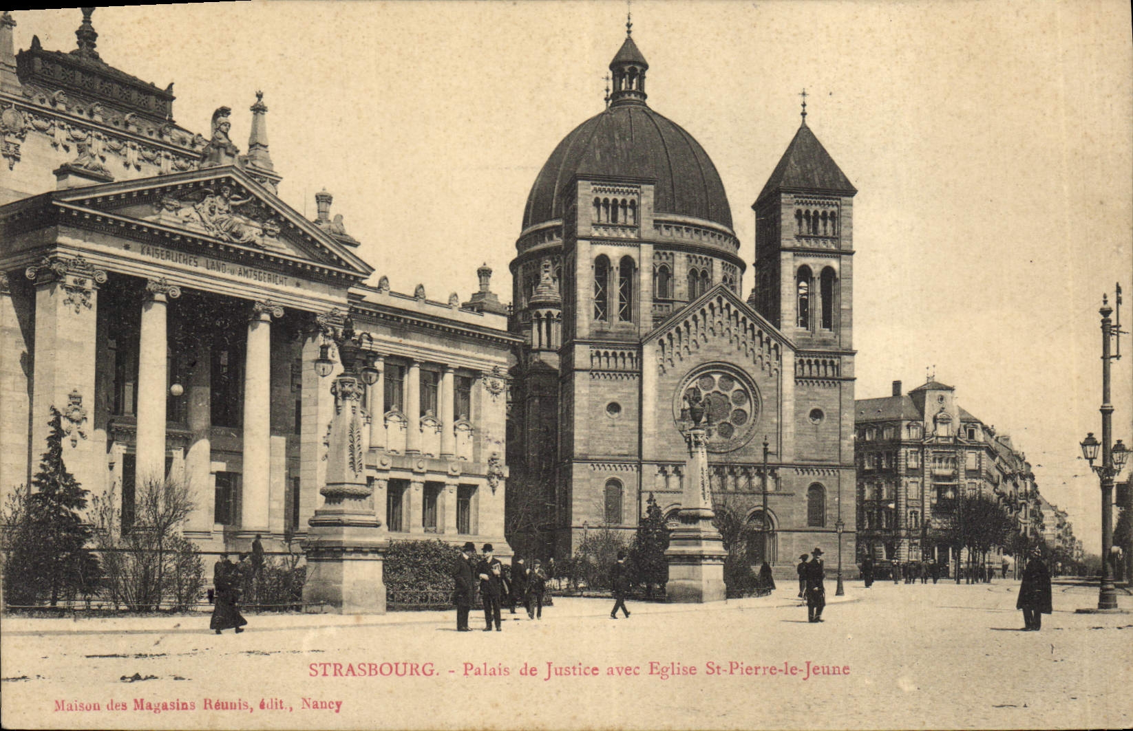 CPA Strasbourg Palais de Justice avec Eglise Saint Pierre le Jeune 
