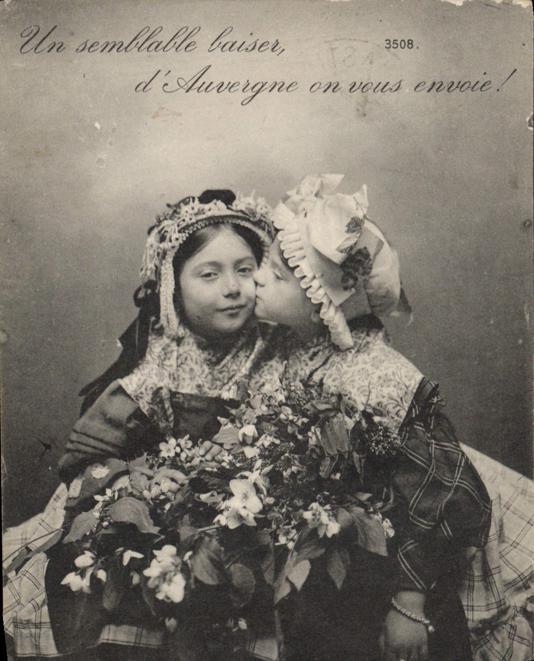 CPA Folklore d'Auvergne on vous envoie 