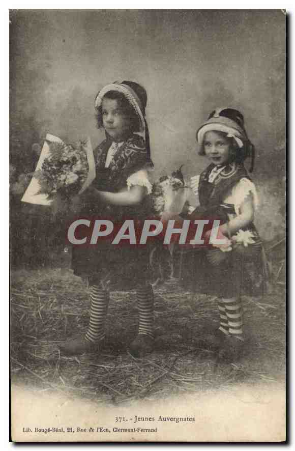 CPA Folklore Jennes Auvergnates 