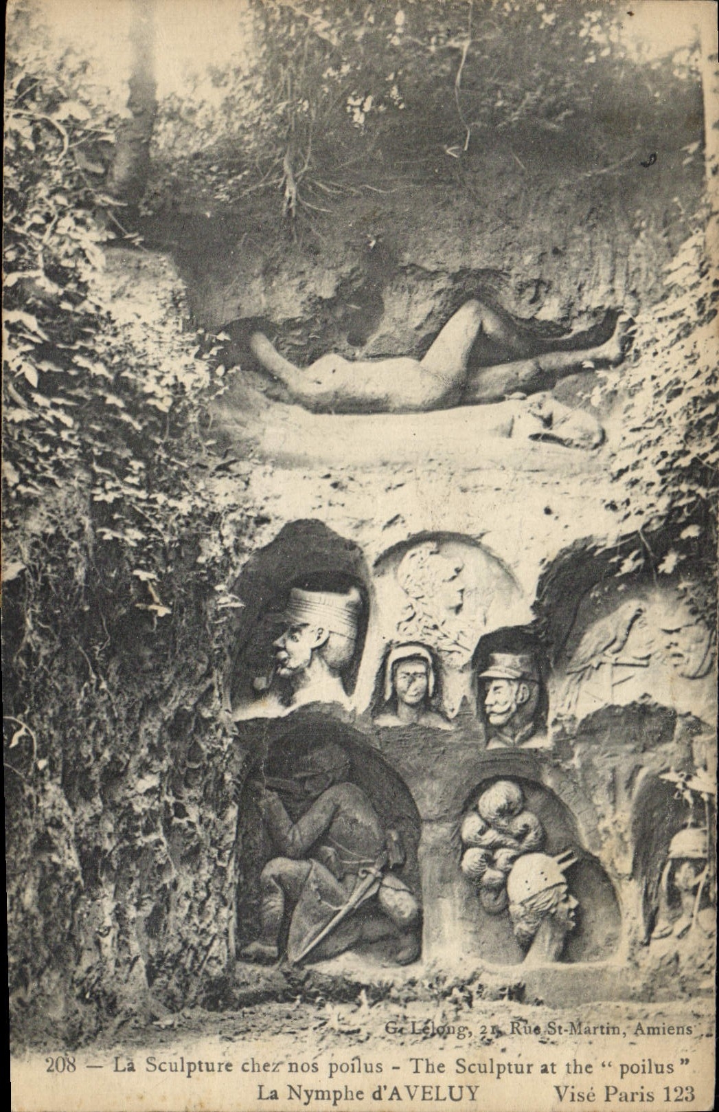 CPA Militaria La Sculpture chez nos poilus. La Nymphe d'AVELUY