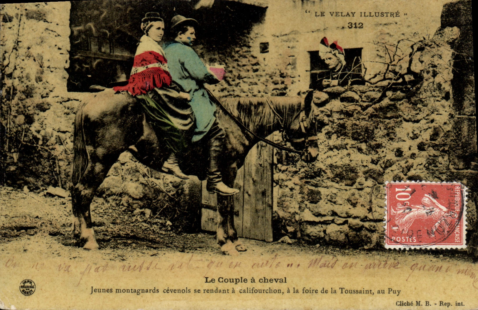 Le Couple à cheval — Jeunes montagnards cévenols se rendant à califourchon, à la foire de la Toussaint, au Puy — "LE VELAY ILLUSTRÉ" n°312, cliché M. B. - Rep. int.