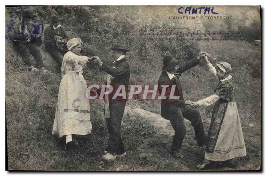 CPA Folklore L'AUVERGNE PITTORESQUE