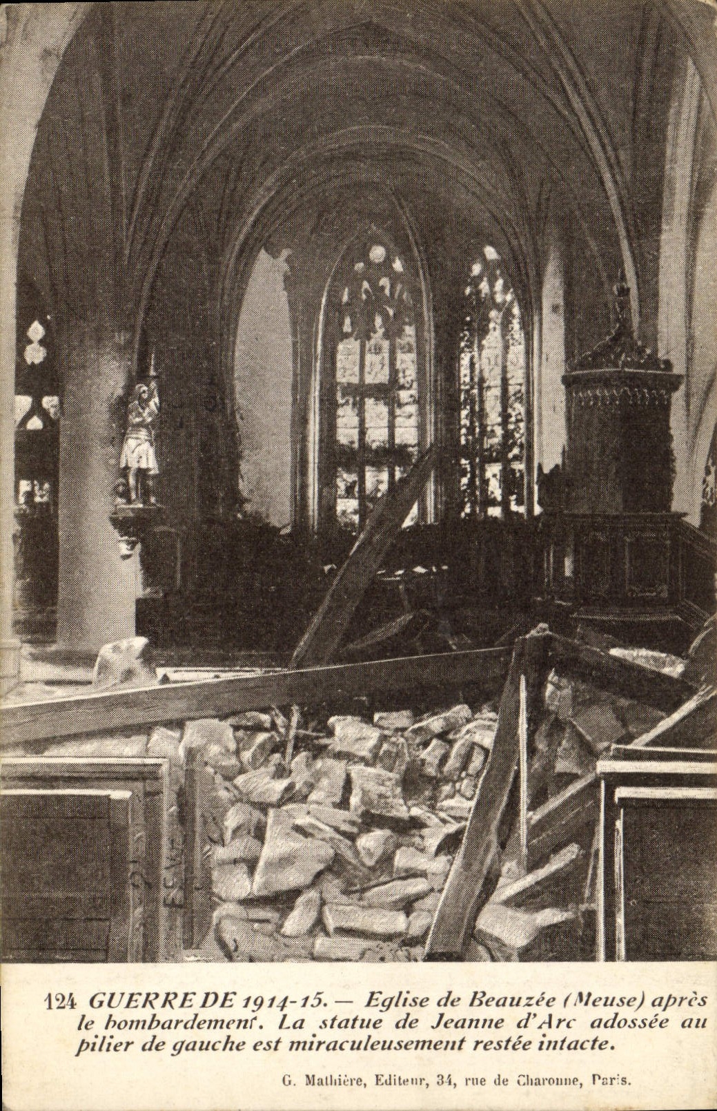 Église de Beaulzée (Meuse) — après bombardement de la Guerre 1914-15 — statue de Jeanne d'Arc intacte — G. Mathière, éditeur, Paris