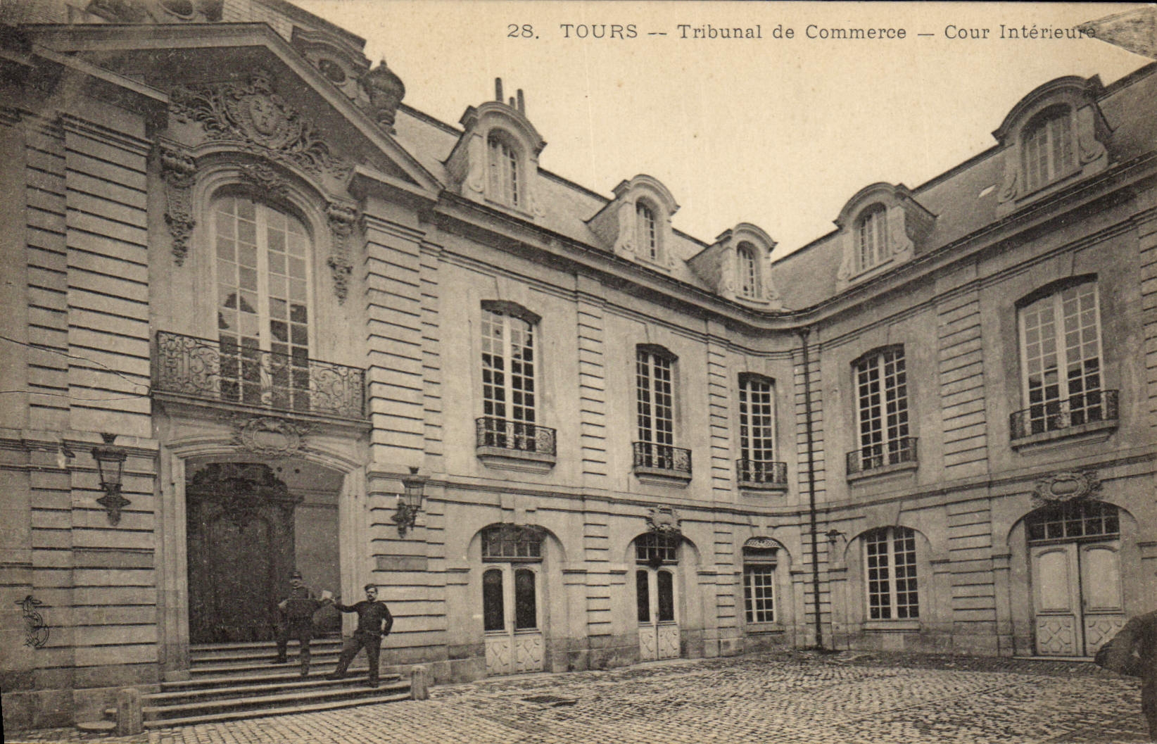 Tours — Tribunal de Commerce — Cour Intérieure — Éditeur : CPAPHIL, n° 28