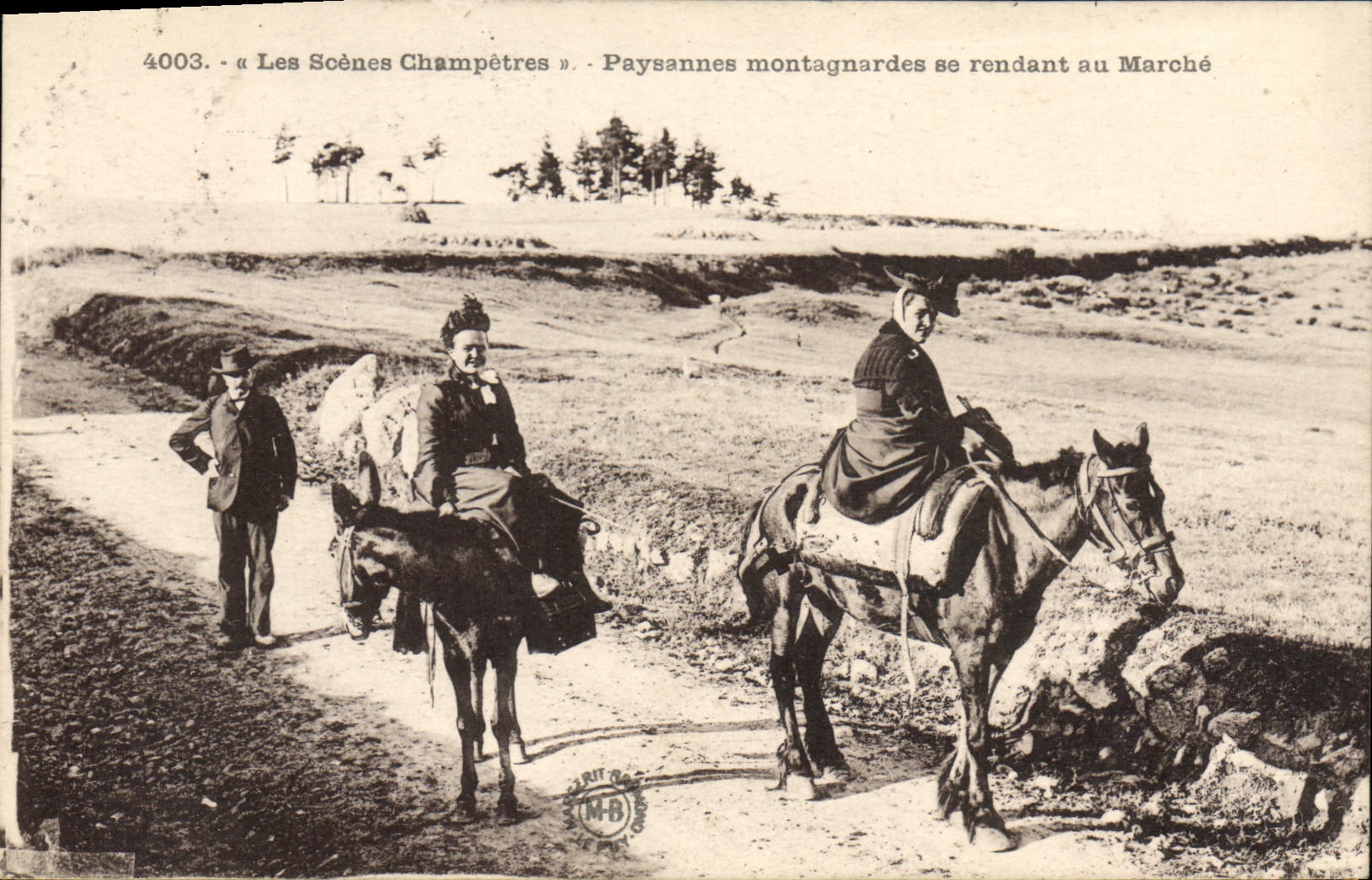CPA Folklore Les Scènes Champêtres. Paysannes montagnardes se rendant au Marché