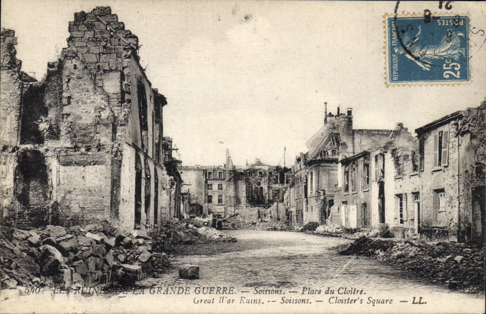 Überreste des Großen Krieges — Soissons — Place du Cloître